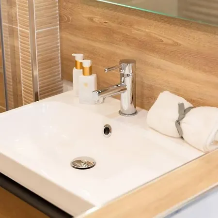 Love Jacuzzi Apartment *