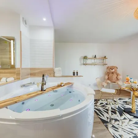 Love Jacuzzi *