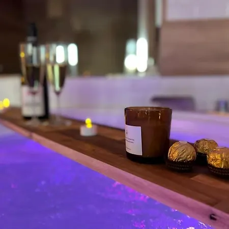 Love Jacuzzi